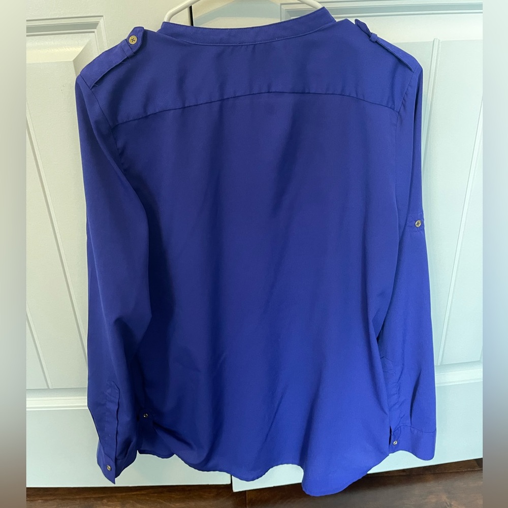 Calvin Klein Blue Dress Shirt with gold accents - Picture 6 of 7